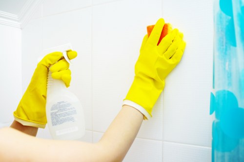 End of tenancy and after builders cleaning service in N7