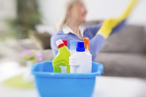 Detailed kitchen cleaning during an N7 move-out service