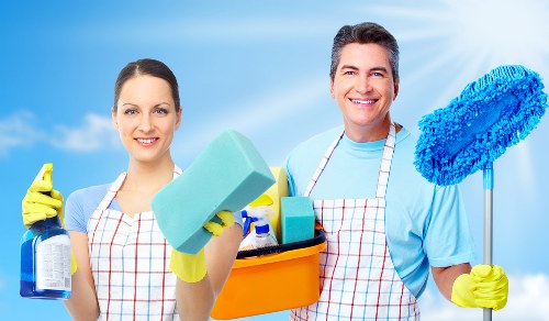 Office and communal area cleaning in N7