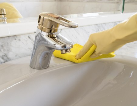 Local oven cleaning service for flats and homes in N7